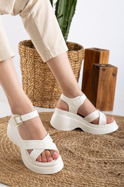 BUİSTİ White Women's Sandals with High Bottom and Cross Stripe