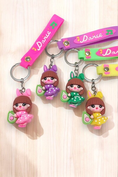 Lynare حلقة مفاتيح وحقيبة من السيليكون ثلاثية الأبعاد من STRAWBERRY GIRL (4 قطع)