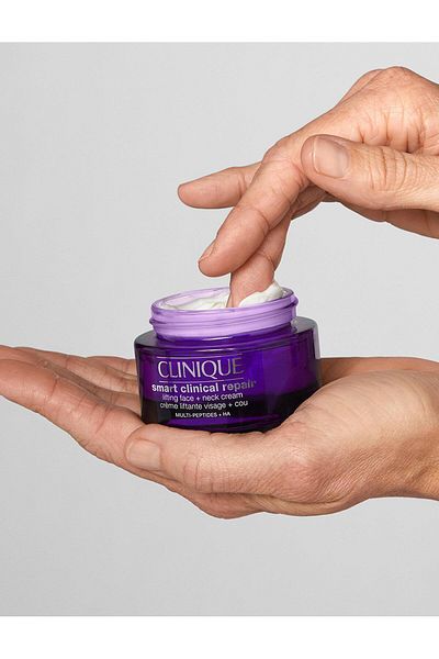 Clinique كريم ترطيب وترطيب البشرة المعيد للبشرة لجميع أنواع البشرة 50مل