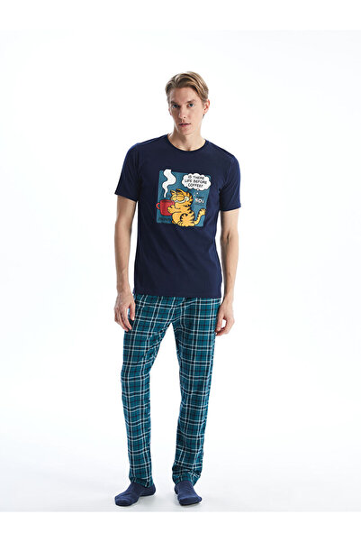 LC Waikiki Set de pijamale bărbătești cu imprimeu Garfield, croială standard
