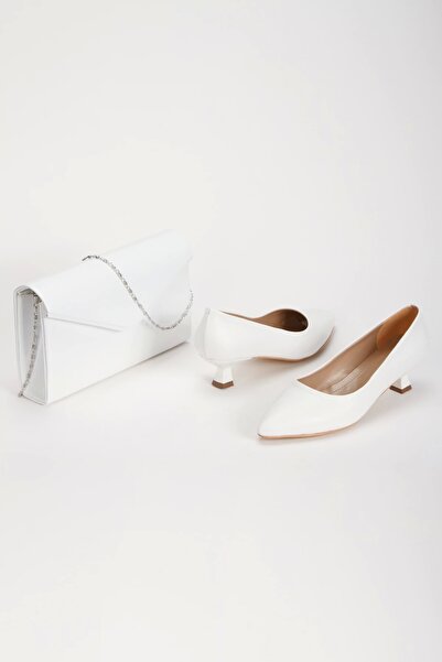 GULT آذان خنجر وكرسي بذراعين من الجلد الأبيض - مجموعة الحقائب