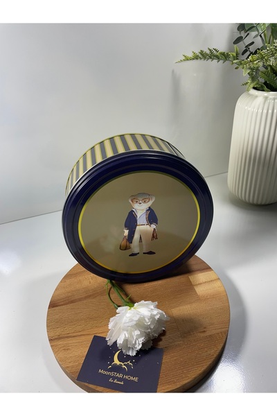 Madame Coco Billie Round Metal Box Medium