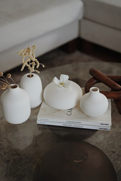 Dekorzdükkan Set of 4 Ceramic Decorative Vases