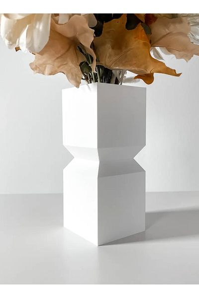 3D Brothers Loke Elegant Vase Modern and Distinctive Touch for Dried and Preserved Flower Decor