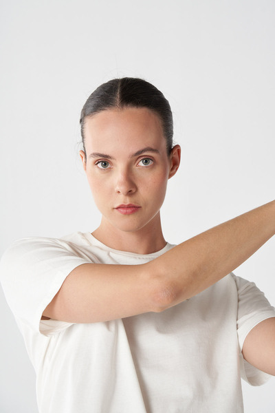 hummel Icona Regular White γυναικείο T-Shirt 911867-9003