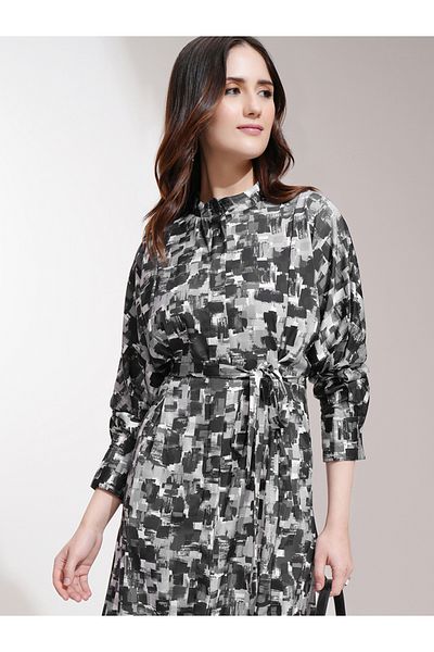 Tokyo Talkies By Styli All-Over Print Batwing Sleeve A-Line Midi Dress