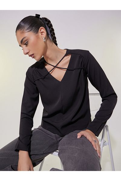 Take Two By Styli بلوزة سادة بأكمام طويلة ورقبة على شكل حرف V