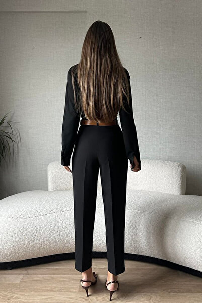 trendalisse Kadın Siyah Dar Paça Pileli Beli Lastikli Kemerli Mevsimlik Kumaş Havuç Pantolon