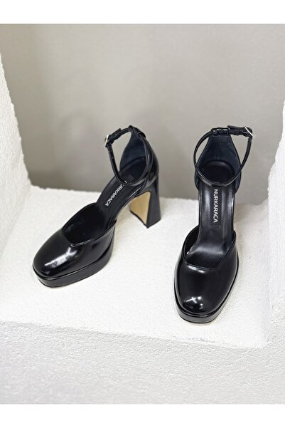 NUR KARACA 25Y8249 ÖNÜ KAPALI YANLARI AÇIK BİLEKTEN BANTLI 10CM PLATFORM TOPUKLU AYAKKABI KADIN
