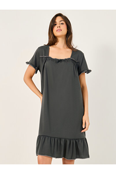 Styli Contrast Lettuce Edge Gathered Neck Ruffle Hem Nightdress