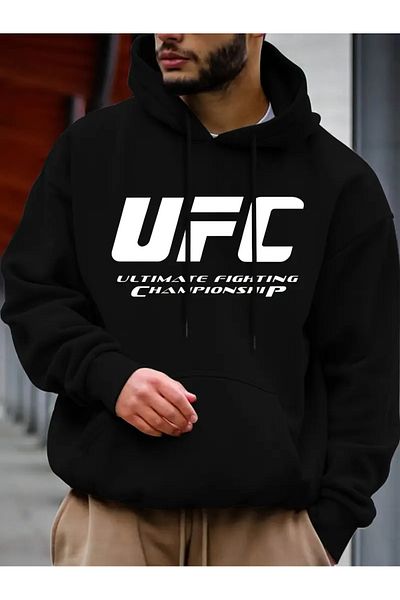 NEW TRENDY COLLECTİON Черният мъжки полиестерен суичър UFC е изработен от комфортна материя.