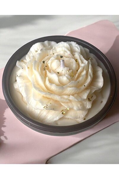 Doğal Ahşap Tabak İçerisinde Işıltılı Şakayık Çiçeği Dekoratif Mum – El Yapımı & Soya Wax