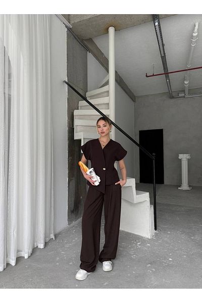 buqre's moda Детайлна асиметрична жилетка със златни копчета