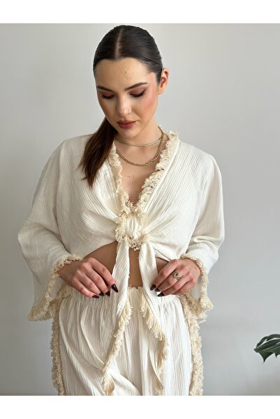 Butik Beyaz Müslin Uzun Kol Bluz