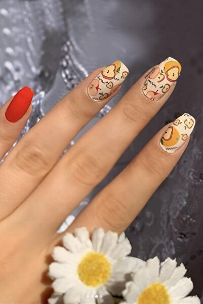 New Obsessions Çilek Tırnak Dövmesi