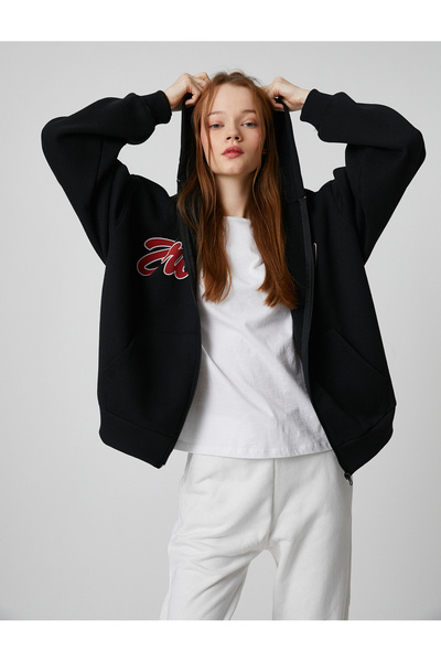 Koton Hanorac cu imprimeu pentru colegiu - cu glugă, supradimensionat, cu fermoar și detaliu de buzunar