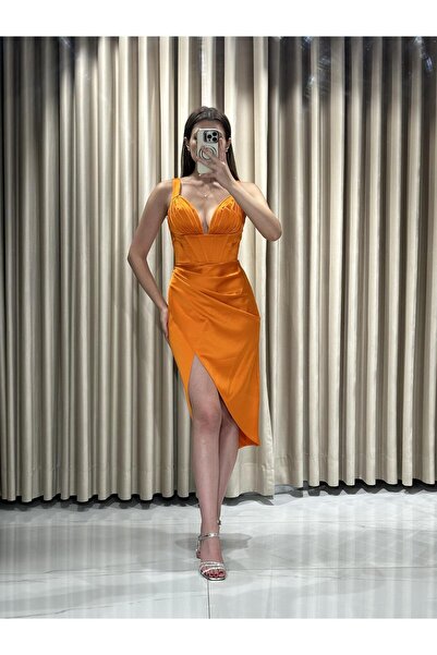 Kaleiçi Yıldızlar Turuncu Önü Yırtmaç Detaylı Kalın Askı V Yaka Önü Drapeli Midi Boy Abiye Elbise HT8349