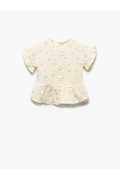 Koton Kurzärmlige Bluse aus Baumwolle mit Blumendruck und Rüschendetail und Rundhalsausschnitt
