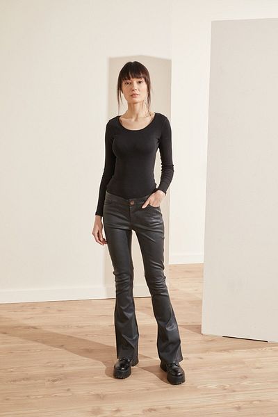 Deriderim Black Women's Genuine Leather Trousers - Flared Leg, Unlined, Zippered and Pocketed
