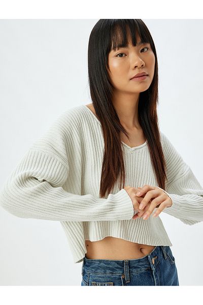 Koton Knitwear Crop Sweater - V-Neck Long Sleeve