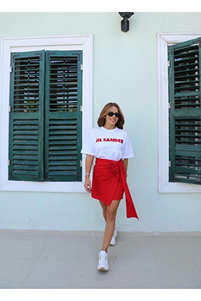 Purple by Banu KIRMIZI ÜÇLÜ GÜL BROŞ DETAY PARÇALI ETEK