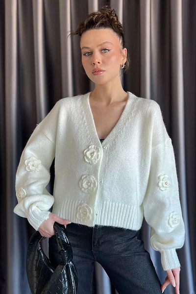 GÜLSELİ Κρεμ Γυναικεία Πλεκτή Ζακέτα με Λουλούδια και Πέρλες