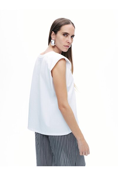 Nocturne V-Neck Padded T-Shirt