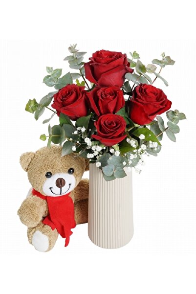 neva grup vazoda kırmızı güller ve ayıcık