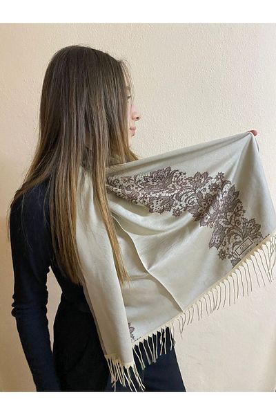sema aksesuar Dámský žakárový šátek z viskózy s květinovým vzorem - střapce - dárek
