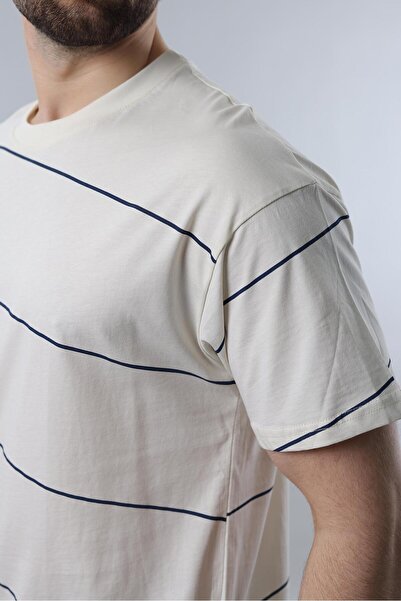 Madmext Ανδρικό μπλουζάκι Ecru Crew Neck Basic ριγέ E7102