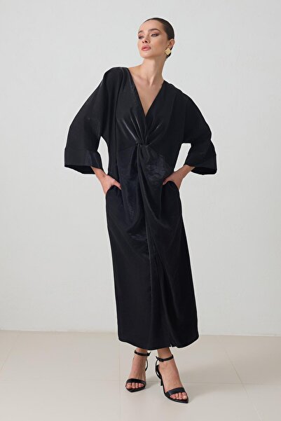 Setre Rochie neagră cu decolteu în V, cu detaliu în față, croială lejeră, cu mâneci lungi