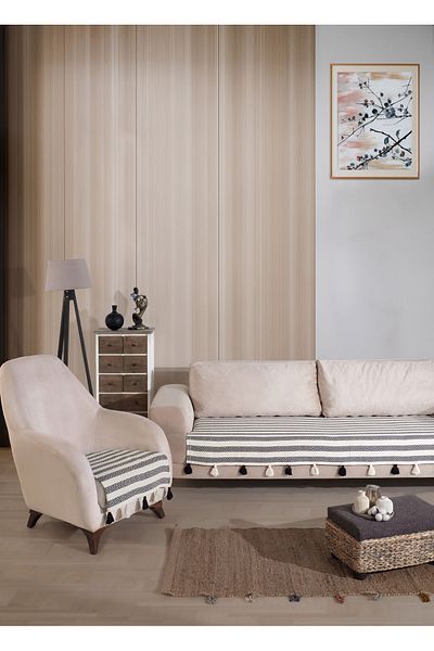 Lux Touch كرسي بذراعين أسود من Liva Pompom - 2 كرسي بذراعين فردي مقاس 115 × 90 سم وشال