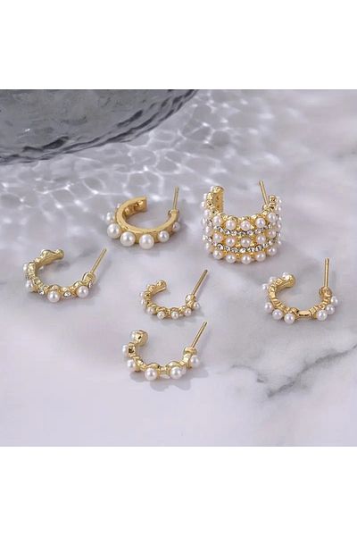 Butik مجموعة من 5 أقراط لؤلؤية ذهبية