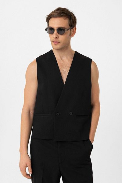 Antioch Men's Black Technical Relax Fit Vest