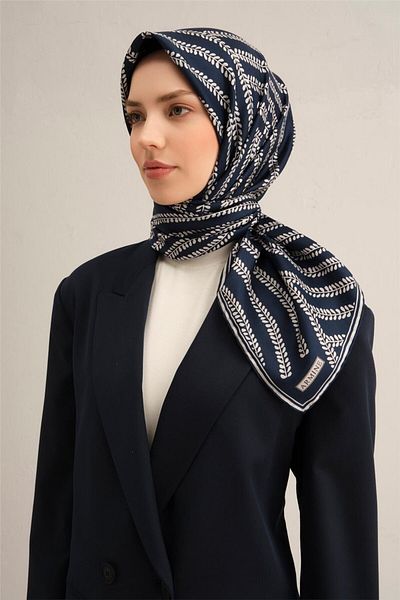 Armine Φουλάρι με σχέδιο από καθαρό μεταξωτό Twill Μοντέλο: 9351-07