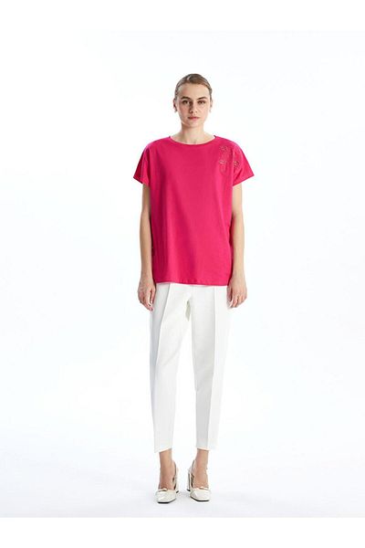 LC Waikiki Γυναικείο μπλουζάκι με κέντημα LCWAIKIKI Classic Crew Neck