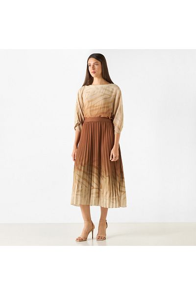 Iconic Pleat Detail Top With Round Neck And Extended Sleeves