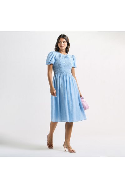 FAV Seersucker Textured Midi Dress With Short Balloon Sleeves And Round Neck