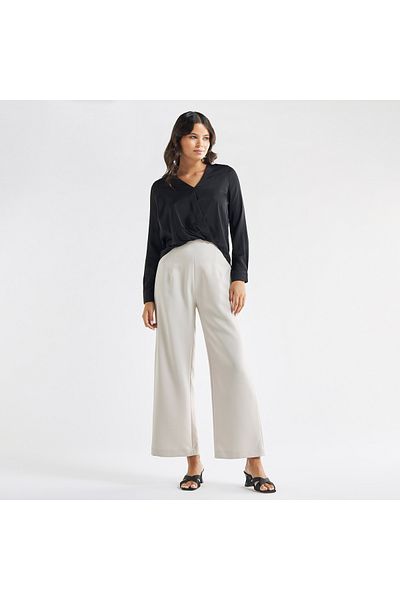FAV V-neck Top With Long Sleeves And High Low Hem
