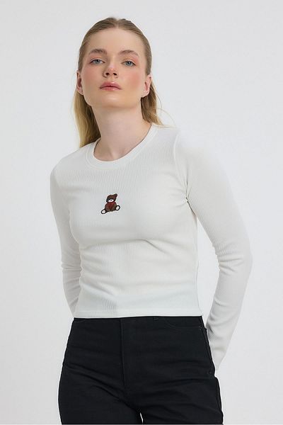 Rays 2200 Teddy Bear Embroidered Crew Neck Blouse Ecru