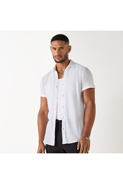 Iconic Slim Fit Textured Shirt With Short Sleeves And Button Placket