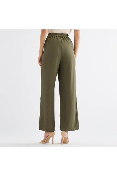 FAV Solid Regular Fit Trousers With Pleat Detail And Pockets