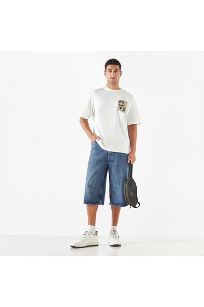 Lee Cooper تي شيرت كبير الحجم بتفاصيل مطرزة وأكمام قصيرة