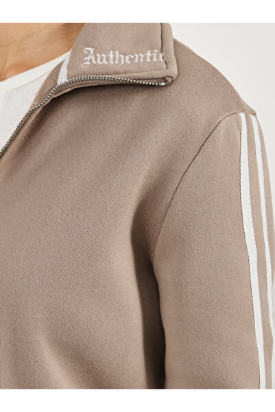 Styli Contrast Stripe Detail Front Zip Jacket & Embroidered Detail Pants Co-Ords