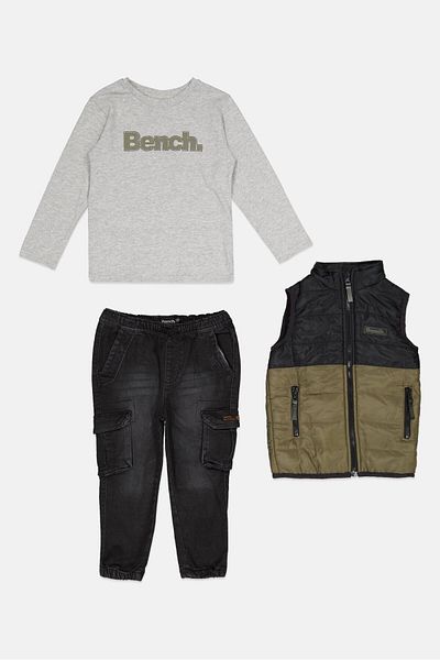 BENCH طقم سترة منفوخة بشعار العلامة التجارية للأولاد الصغار مكون من 3 قطع، لون زيتوني