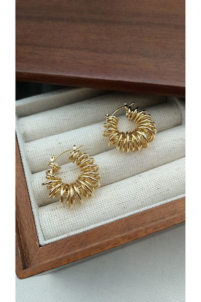 Jerie Curved Spiral Jane Hoop Earrings