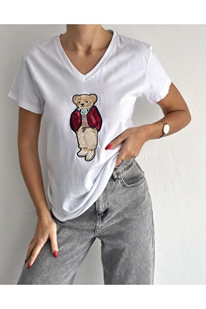 Esra Butik Hane Γυναικείο μπλουζάκι με λαιμόκοψη V λευκό ειδικού σχεδίου με αρκουδάκι με παγιέτες κεντημένο
