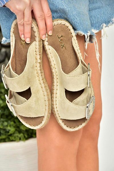 Fox Shoes U250230102 Γυναικείες παντόφλες με λεπτομέρεια από μπεζ σουέντ πέτρα