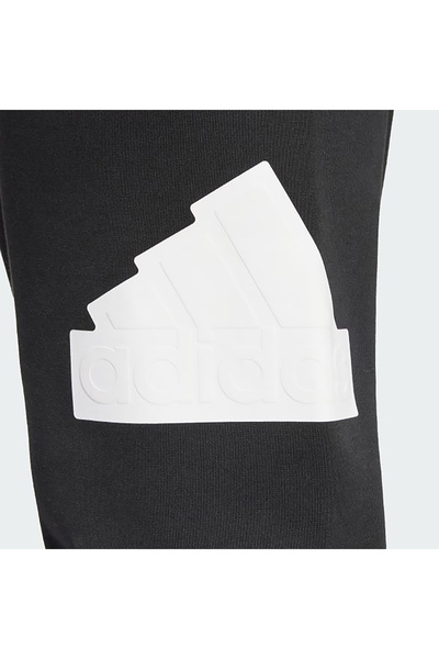 adidas Future Icons Badge Of Sport pánske čierne tepláky (IN3322)