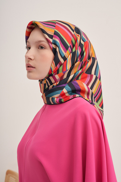 Aker Geometrik Desenli İpek Krep Saten Eşarp